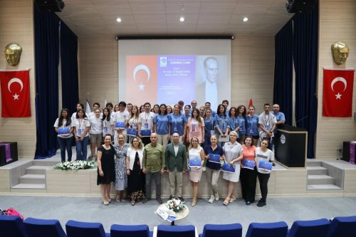 Buca’da Uluslararası Bilim Yaz Kampı sona erdi haberi görseli